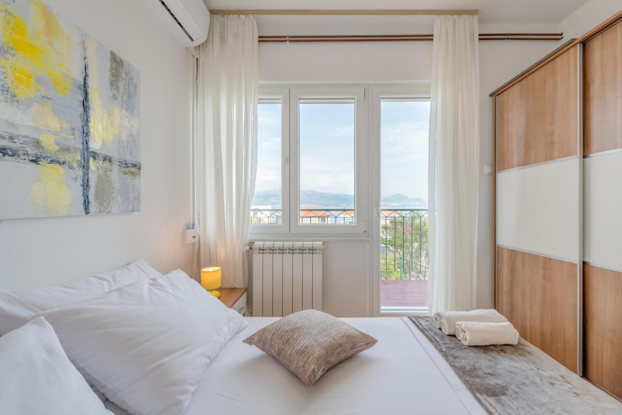 Apartments By The Sea Slatine, Ciovo - 11047 Room photo